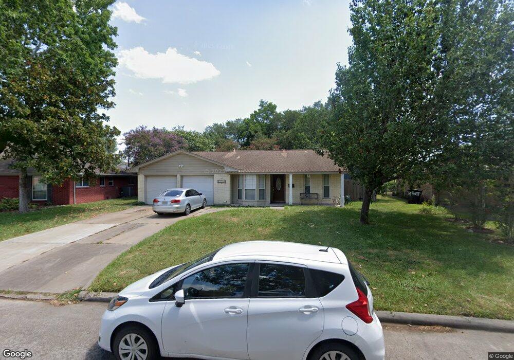 11219 Caribbean Ln, Houston, TX 77089 - photo 1