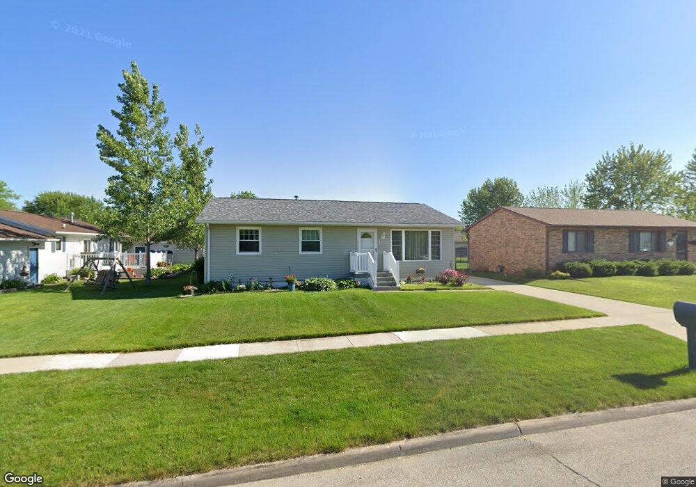 4009 Mark Dr, Waterloo, IA 50701 - photo 1