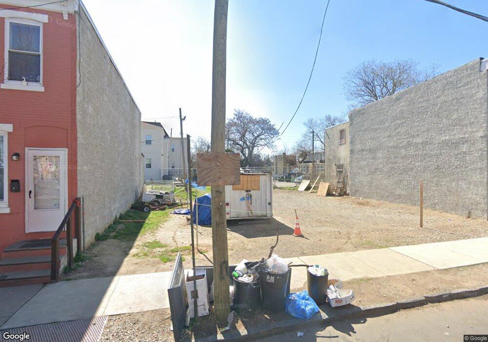 820 Line St, Camden, NJ 08103 - photo 1