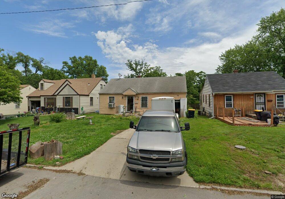 7113 S Benton Ave, Kansas City, MO 64132 - photo 1