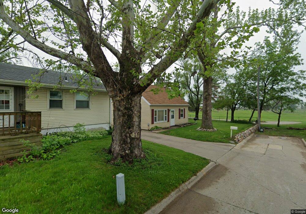 2128 N St SW, Cedar Rapids, IA 52404 - photo 1