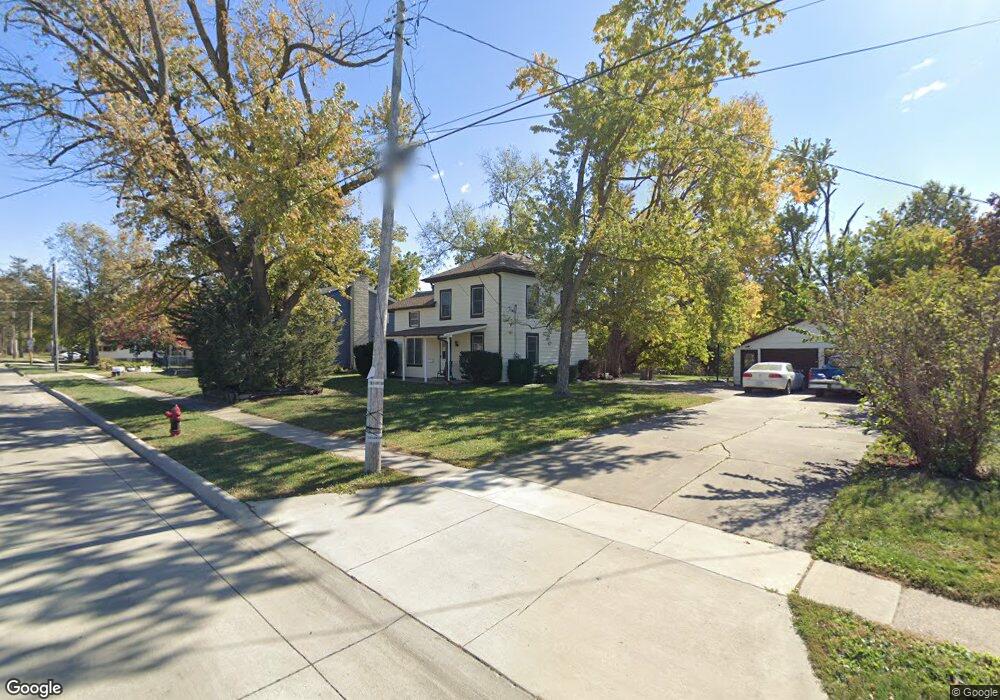 1229 N 4th Ave W, Newton, IA 50208 - photo 1