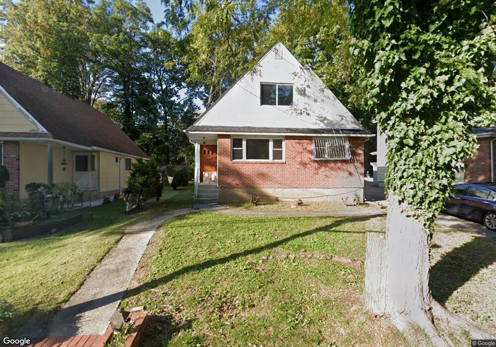 73 Susquehanna Ave unit whole, Great Neck, NY 11021 - photo 1