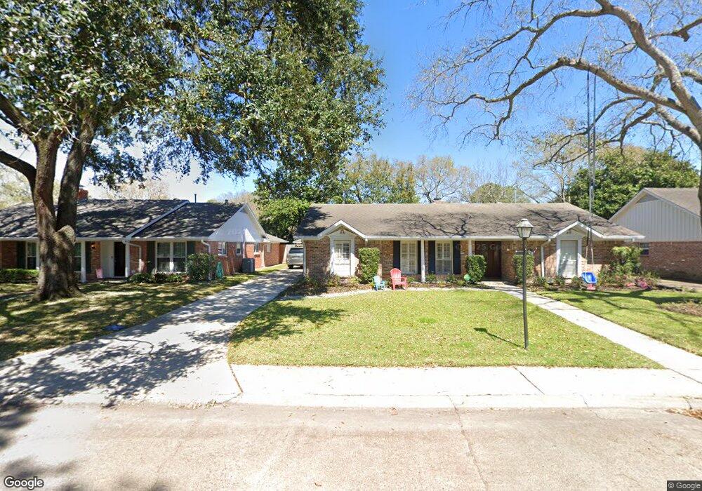 10046 Overbrook Ln, Houston, TX 77042 - photo 1
