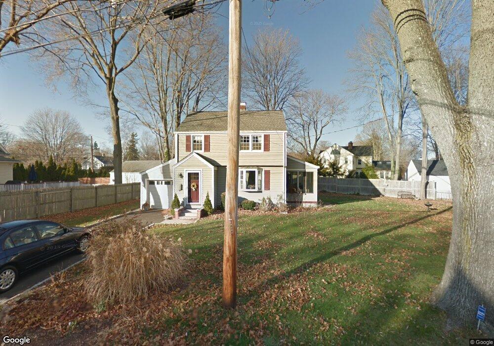 23 Cranston St, Fairfield, CT 06824 - photo 1