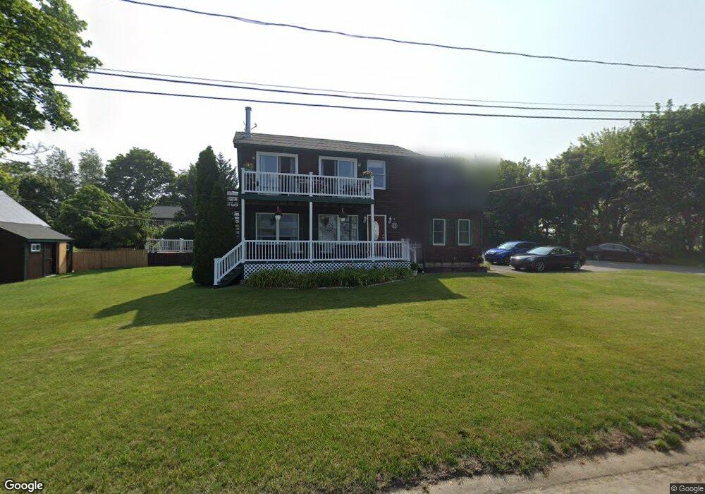 5 Attleboro Ave, Portsmouth, RI 02871 - photo 1