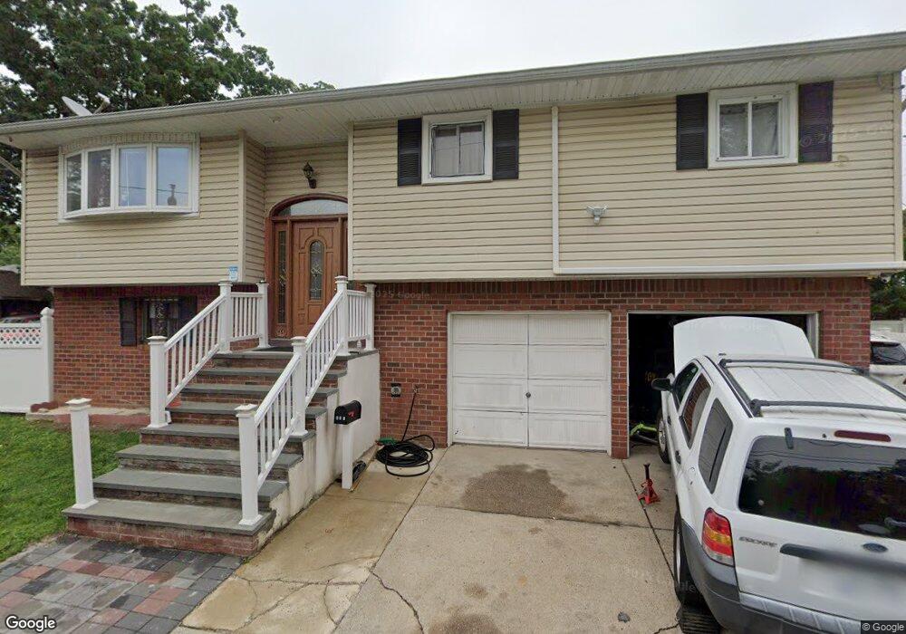 857 Smith St, West Hempstead, NY 11552 - photo 1