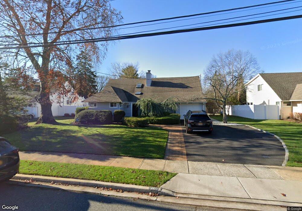 21 Arbor Ln, Merrick, NY 11566 - photo 1