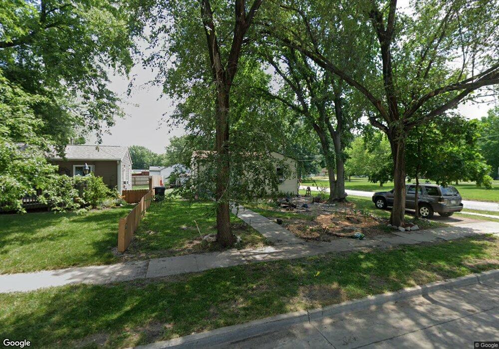 1917 SE 4th St, Des Moines, IA 50315 - photo 1