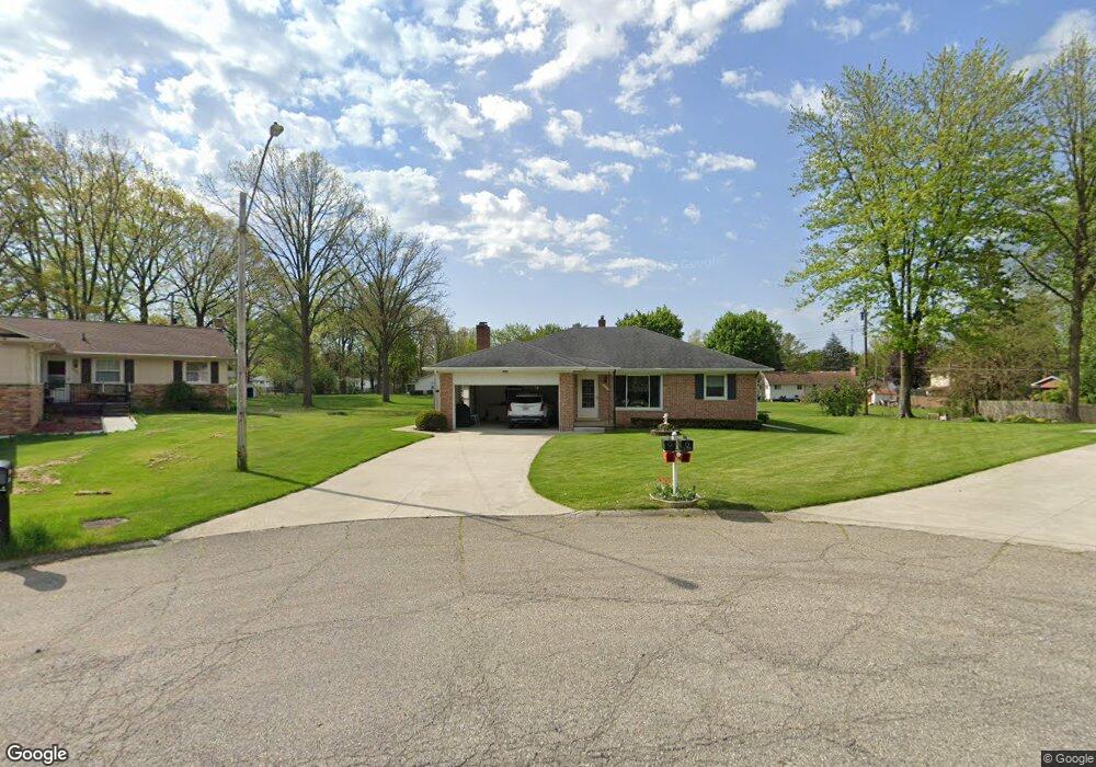 1338 Hidden Oaks Ct, Flint, MI 48507 - photo 1