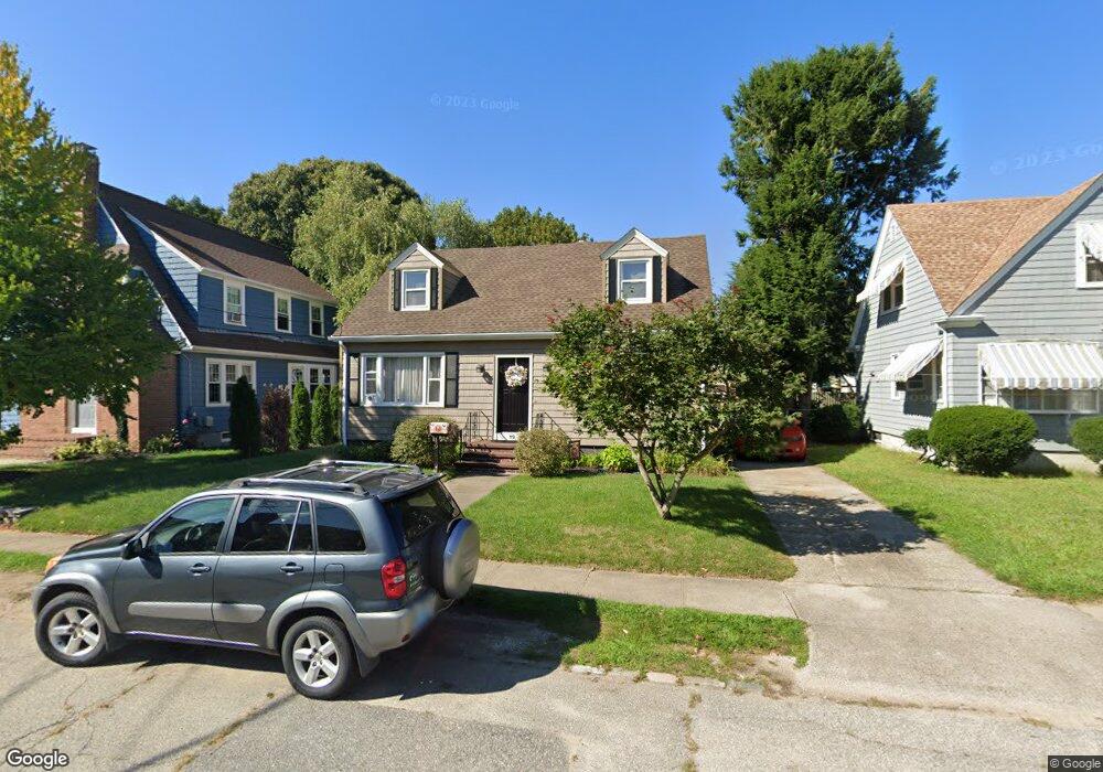 19 Dartmouth Ave, Riverside, RI 02915 - photo 1