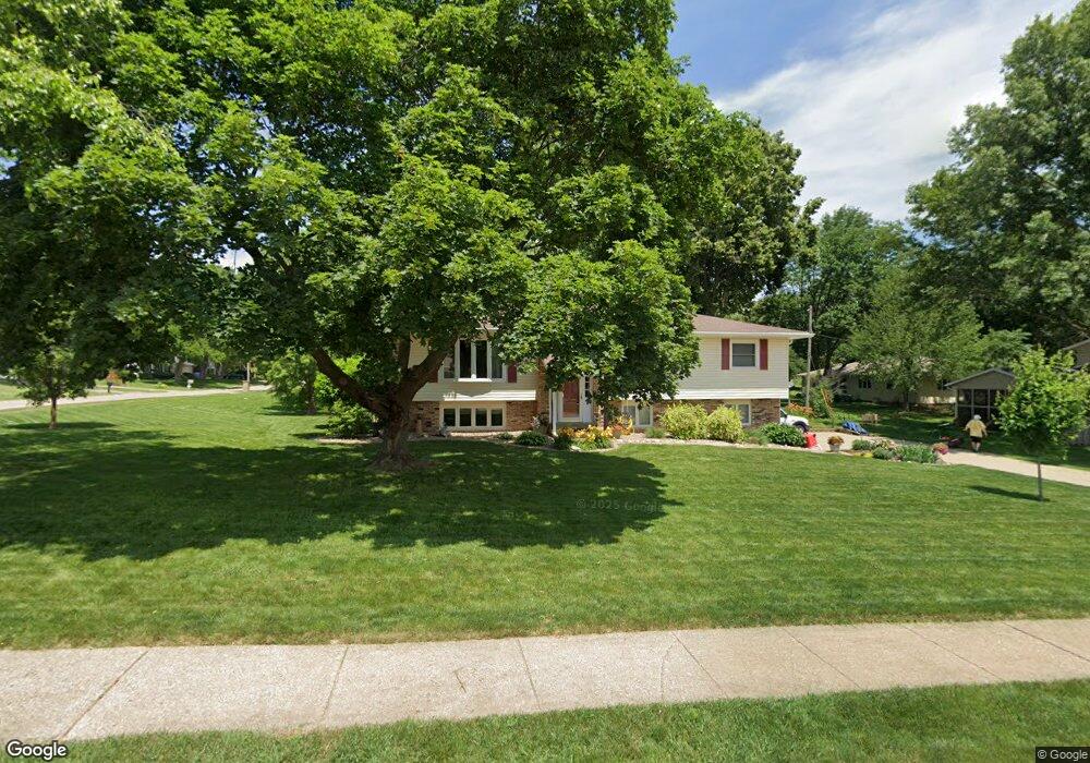 2506 E 38th St, Davenport, IA 52807 - photo 1