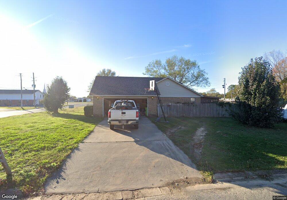 1812 Peachtree St, Stuttgart, AR 72160 - photo 1