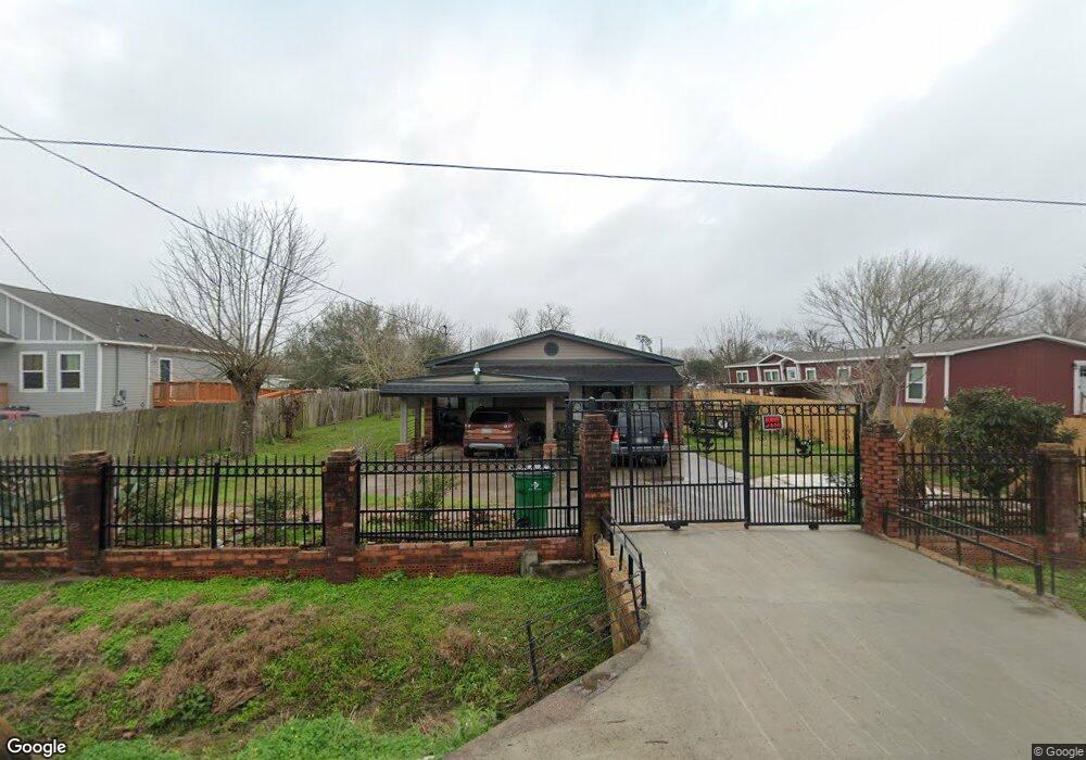 4014 Statesman Dr, Alvin, TX 77511 - photo 1