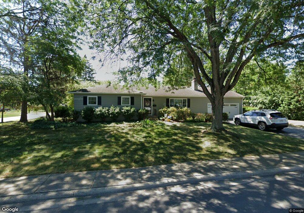 1581 Northam Rd, Columbus, OH 43221 - photo 1