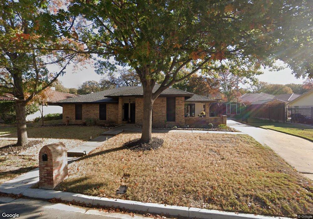 2236 Farrington Ln, Hurst, TX 76054 - photo 1