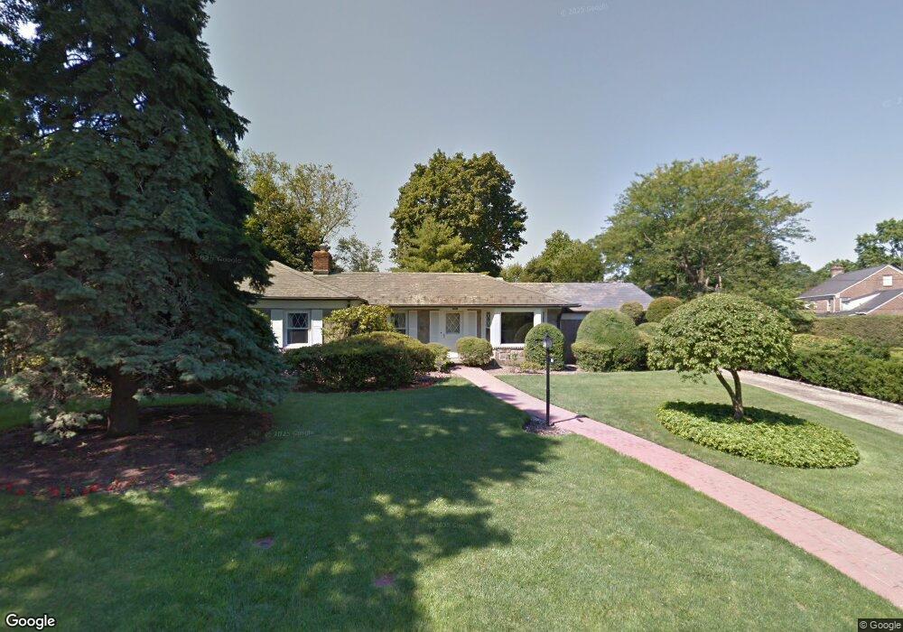 15 Bingham Cir, Manhasset, NY 11030 - photo 1