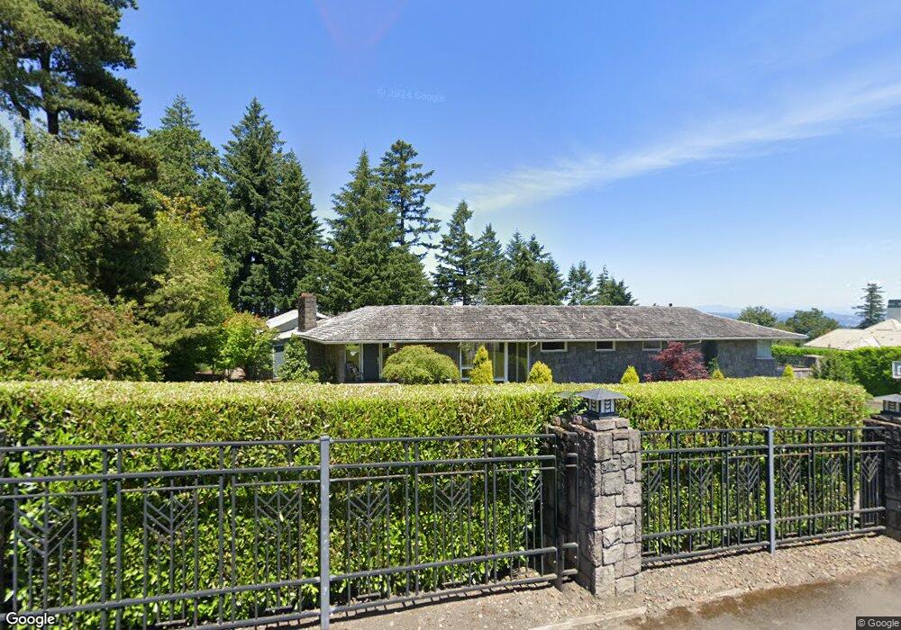 1045 Skyland Dr, Lake Oswego, OR 97034 - photo 1