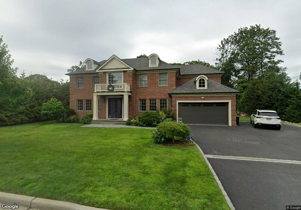 7 Mayfair Ln, Manhasset, NY 11030 - photo 1
