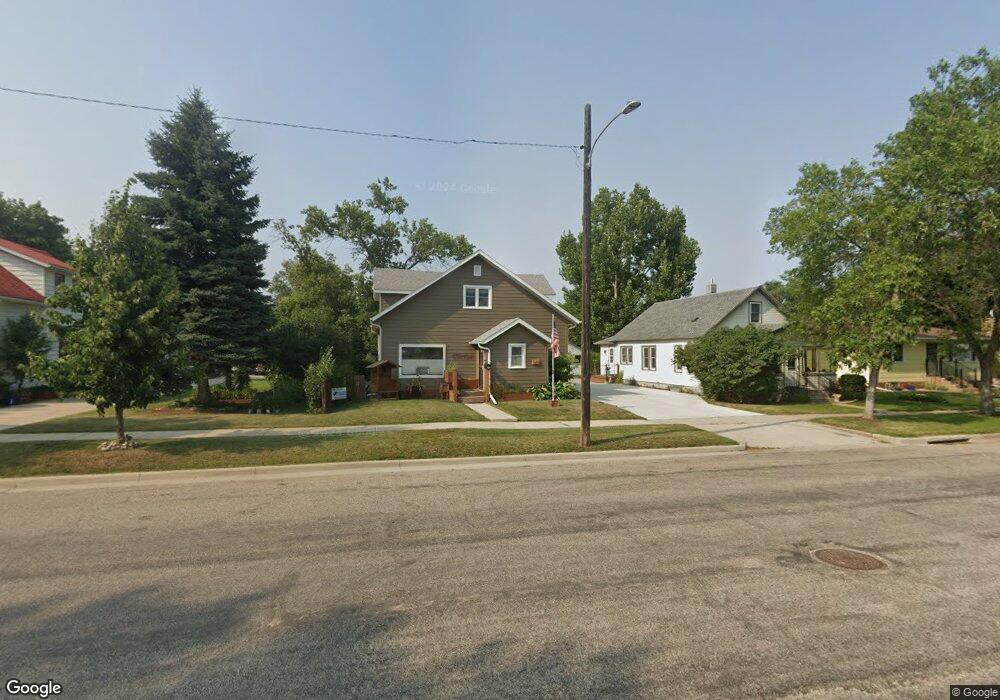 525 5th St SE, Jamestown, ND 58401 - photo 1