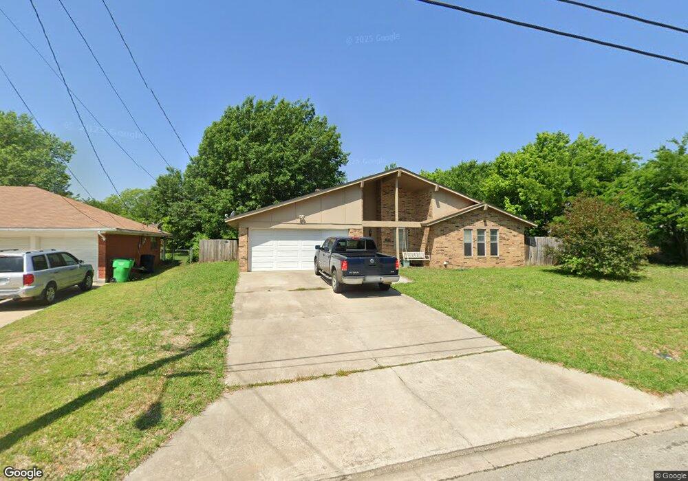 1313 Elmwood St, Gainesville, TX 76240 - photo 1