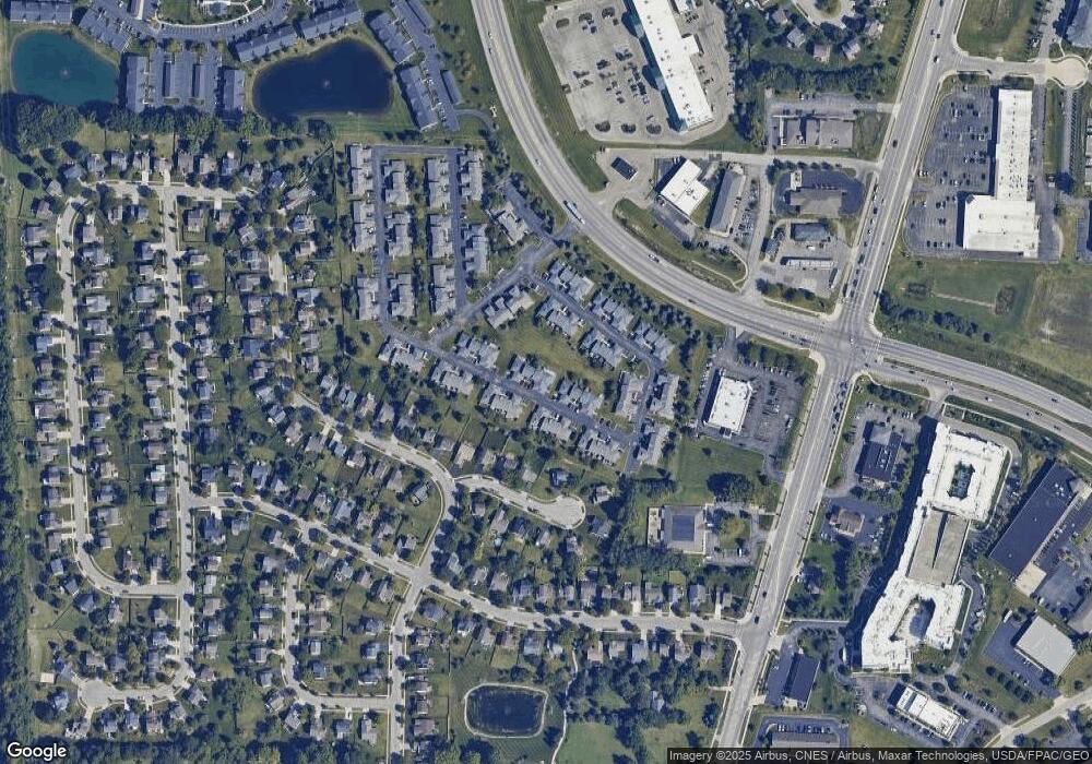 718 Parkbluff Way unit 718, Lewis Center, OH 43035 - photo 1