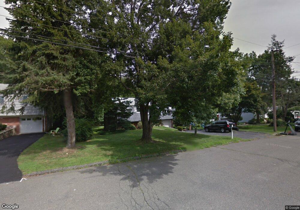 39 Amherst Place, Stamford, CT 06902 - photo 1