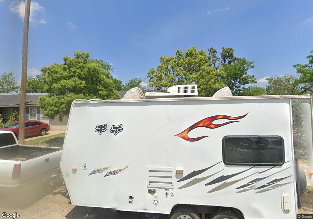 2304 W 11th St, Plainview, TX 79072 - photo 1