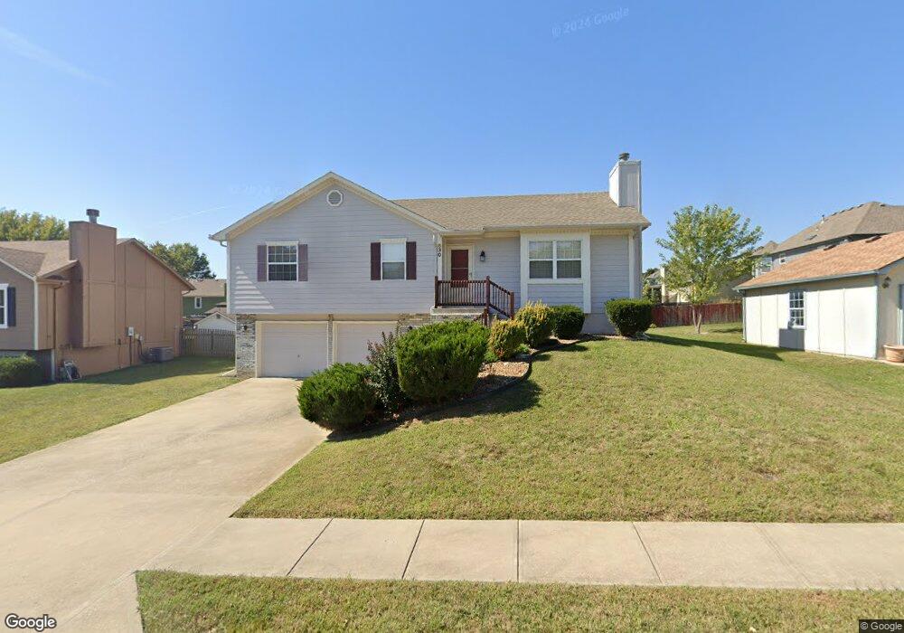 630 N Crest Dr, Raymore, MO 64083 - photo 1