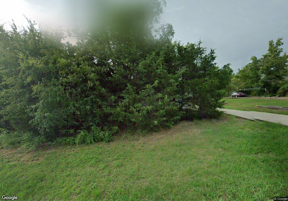220 Lakewood Rd, Denison, TX 75020 - photo 1