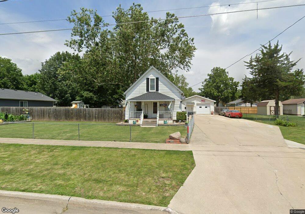 832 E Granger Ave, Des Moines, IA 50315 - photo 1