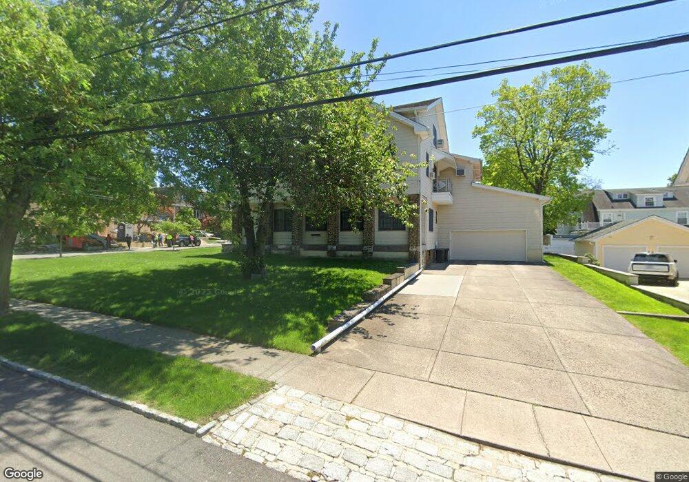 140 Hollywood Ave, Little Neck, NY 11363 - photo 1