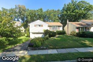 77 Moore Ave, Waldwick, NJ 07463
