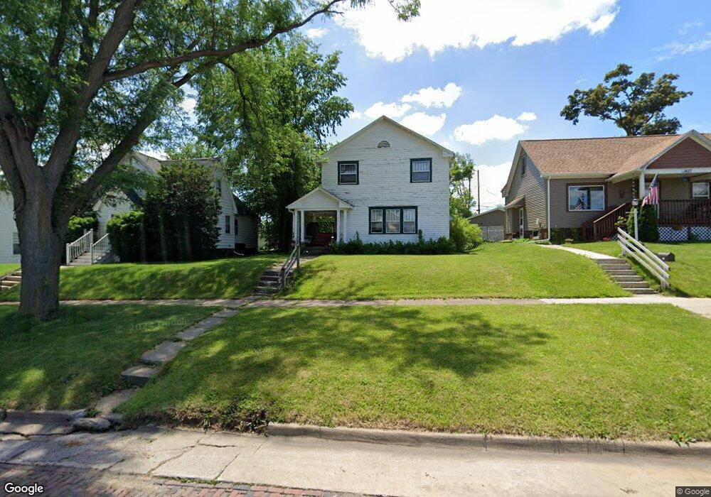 1421 A Ave NW, Cedar Rapids, IA 52405 - photo 1