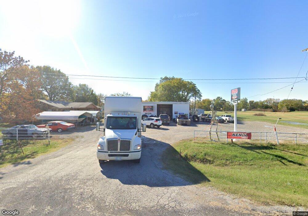 104 W 4th St, Altamont, KS 67330 - photo 1