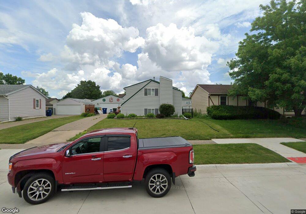 1325 Emerald Dr, Davenport, IA 52804 - photo 1