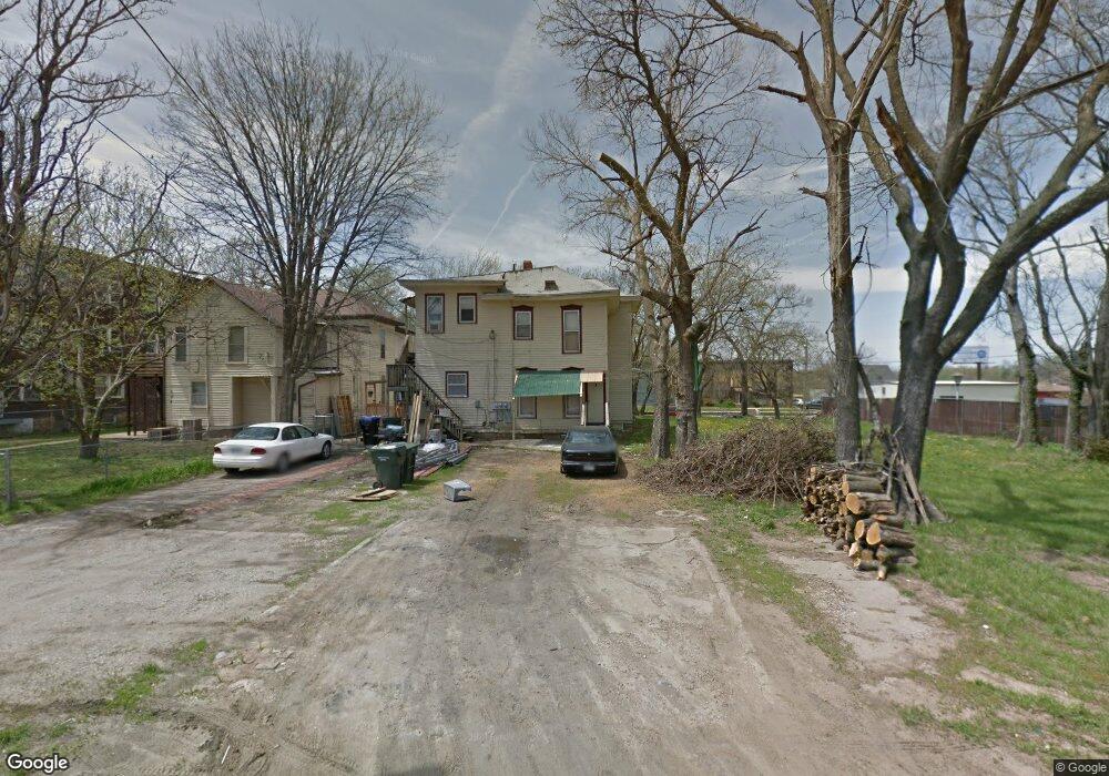 620 SW Taylor St, Topeka, KS 66603 - photo 1