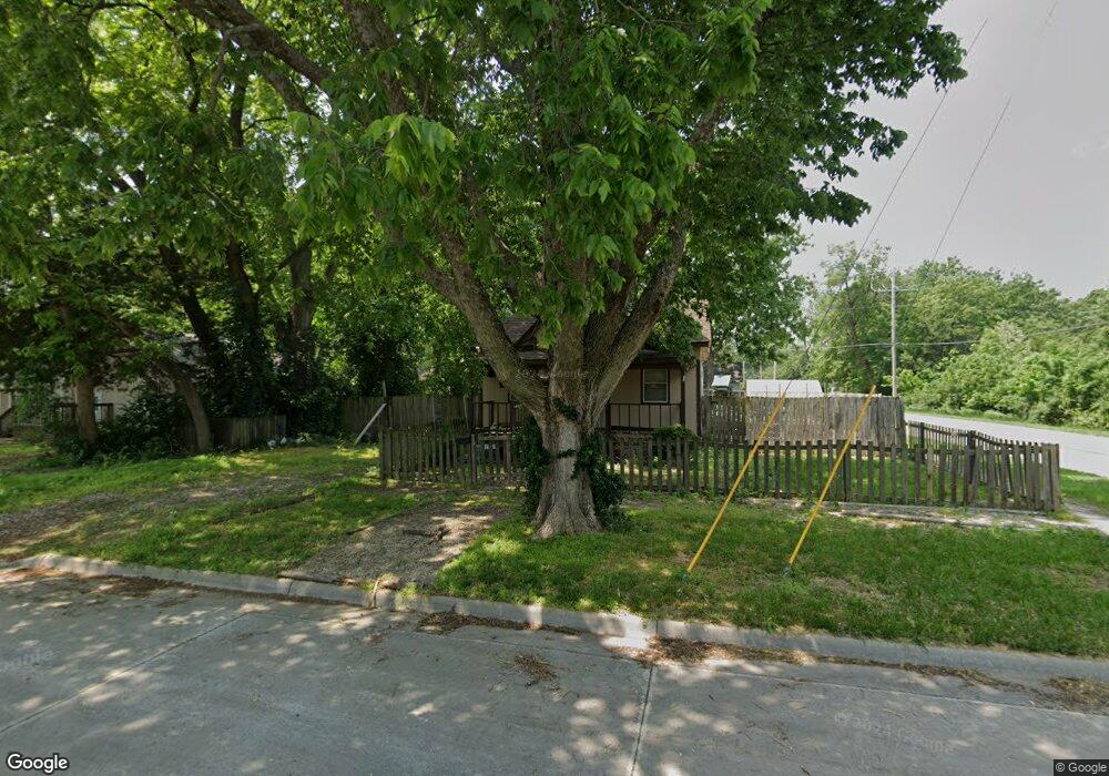 2201 SW Central Park Ave, Topeka, KS 66611 - photo 1
