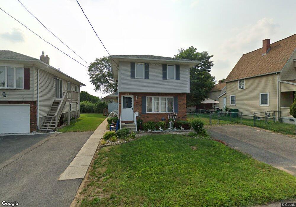 121 Pine St, Ludlow, MA 01056 - photo 1