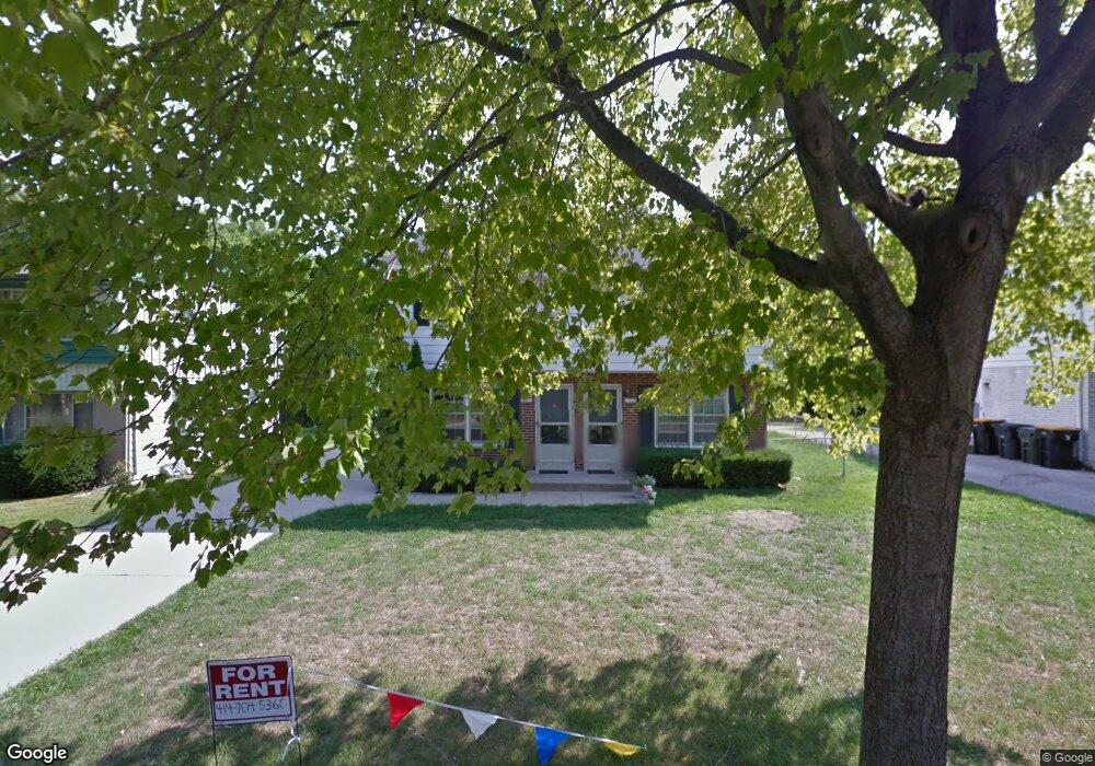 11643 W Diane Dr, Milwaukee, WI 53226 - photo 1