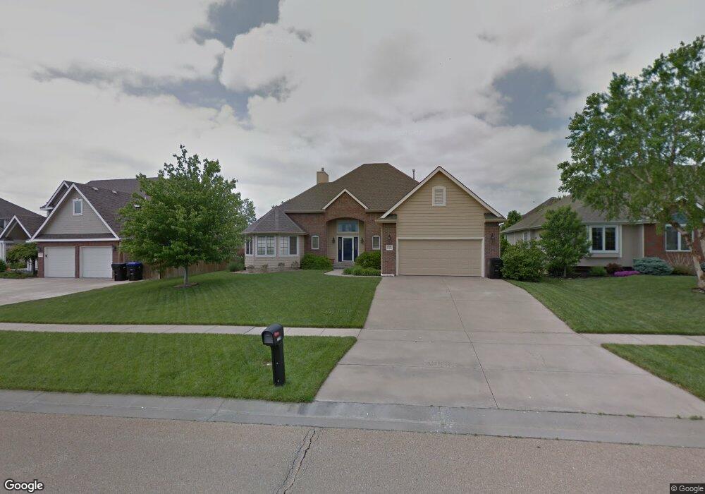 2729 SW Berkshire Dr, Topeka, KS 66614 - photo 1