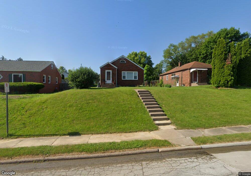 1033 W 10th St, Davenport, IA 52804 - photo 1