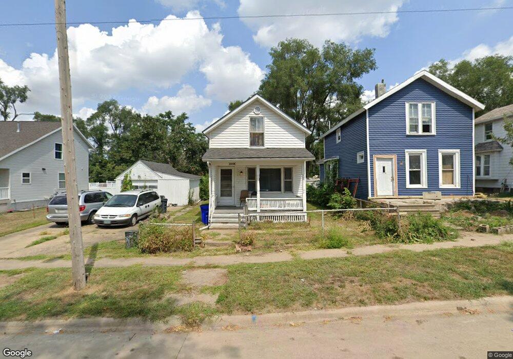 1048 10th Ave SE, Cedar Rapids, IA 52401 - photo 1