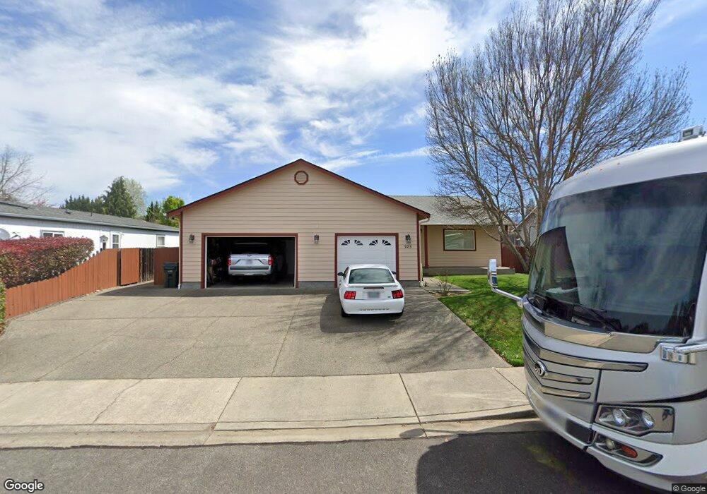 923 Tanager Way, Grants Pass, OR 97527 - photo 1