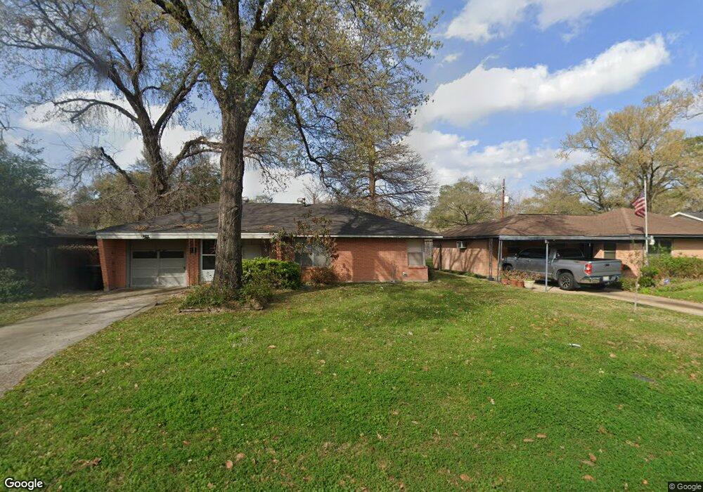 1038 W 30th St, Houston, TX 77018 - photo 1