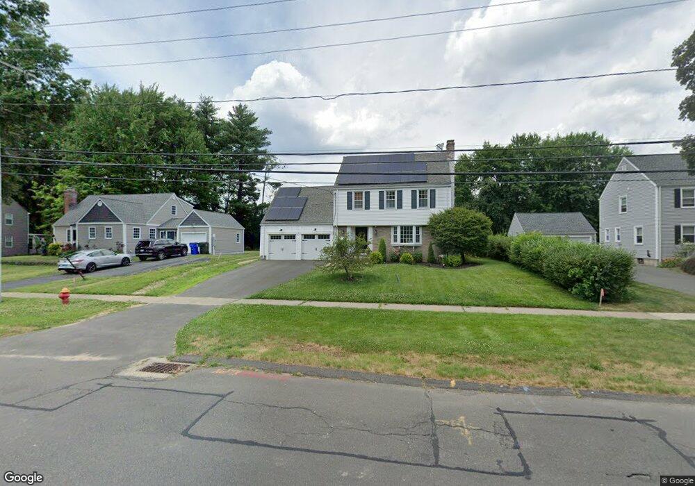 122 Mohawk Dr, West Hartford, CT 06117 - photo 1