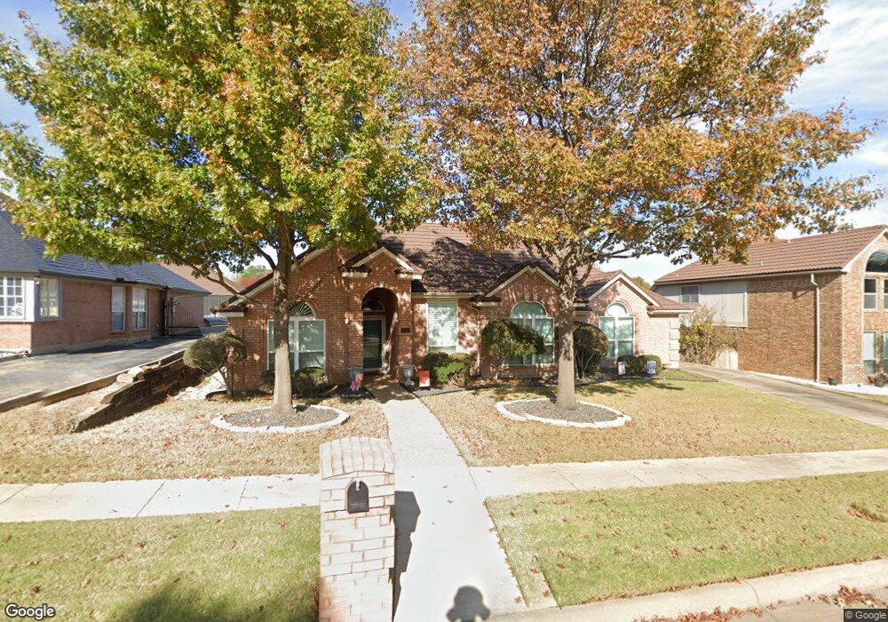 716 Evergreen Dr, Hurst, TX 76054 - photo 1