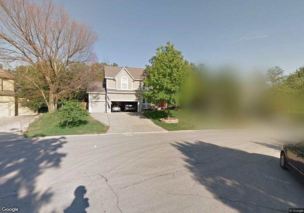 5425 Oakview St, Shawnee, KS 66216 - photo 1