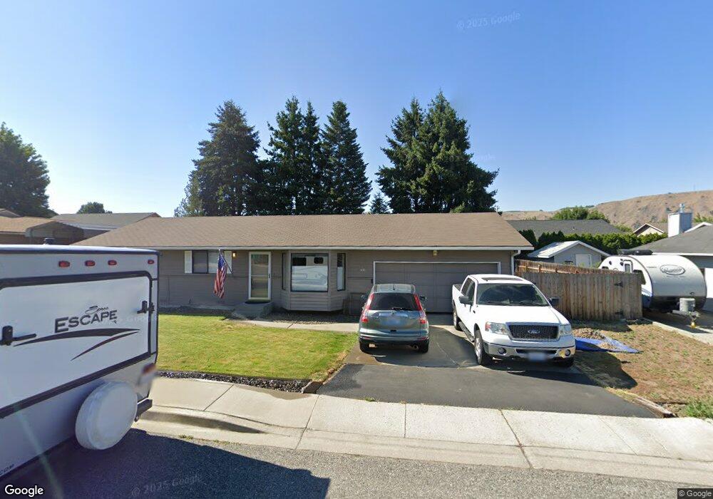 1568 3rd St SE, East Wenatchee, WA 98802 - photo 1
