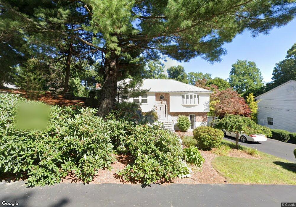 7 Hickory Hill Rd, Wakefield, MA 01880 - photo 1